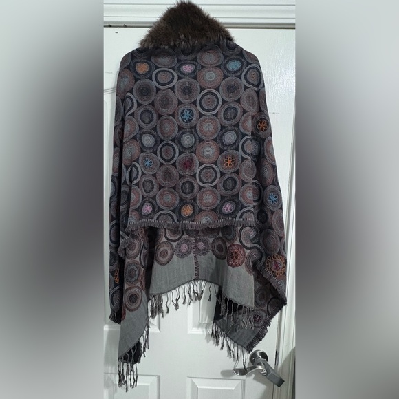 Vintage Unique Faux Fur Multicolored Shawl - Picture 3 of 4